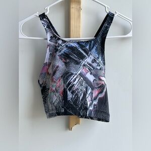 Onzie | Flow heart Print |Women's Top 
Size S/M